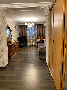 Satılır 4 otaqlı mənzil 105 m²