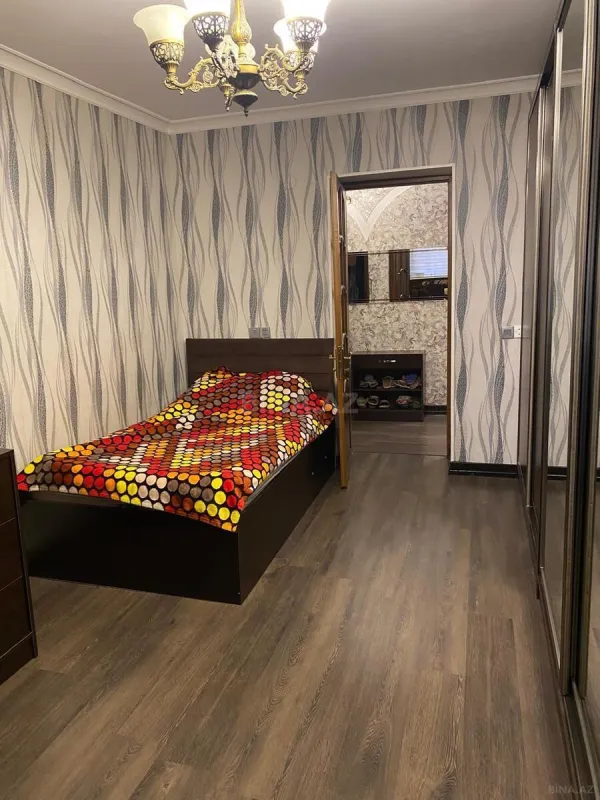 Satılır 4 otaqlı mənzil 105 m²