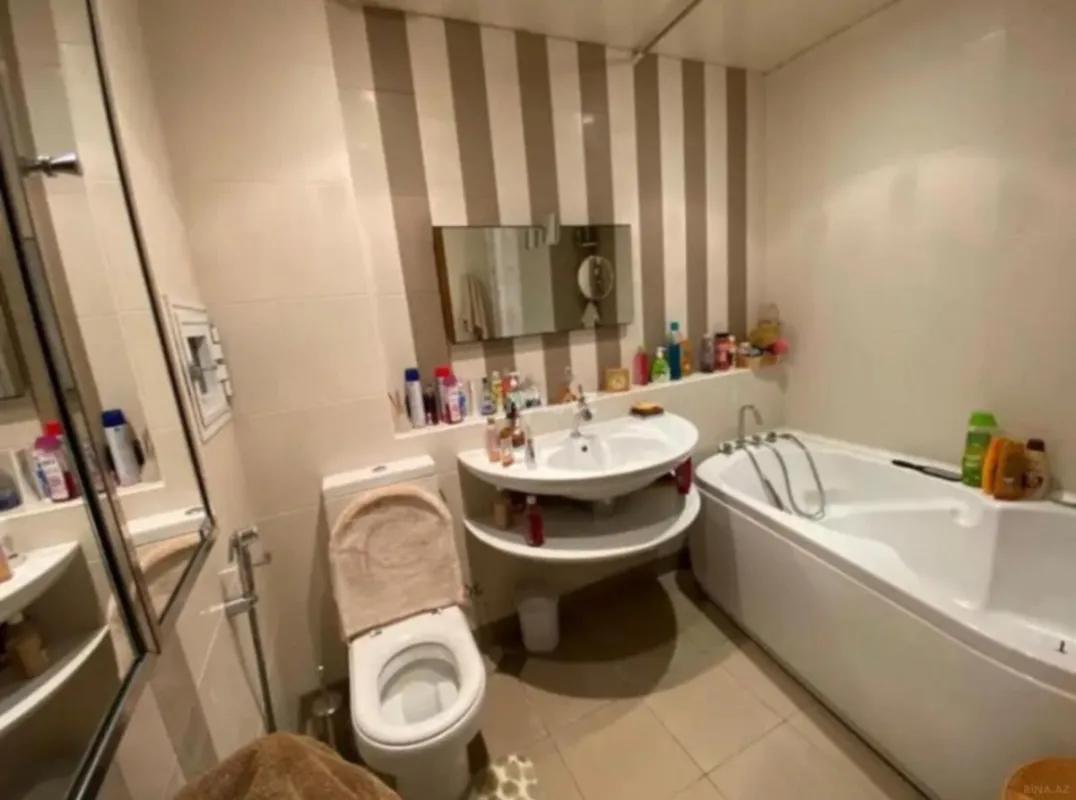 Satılır 3 otaqlı mənzil 140 m²