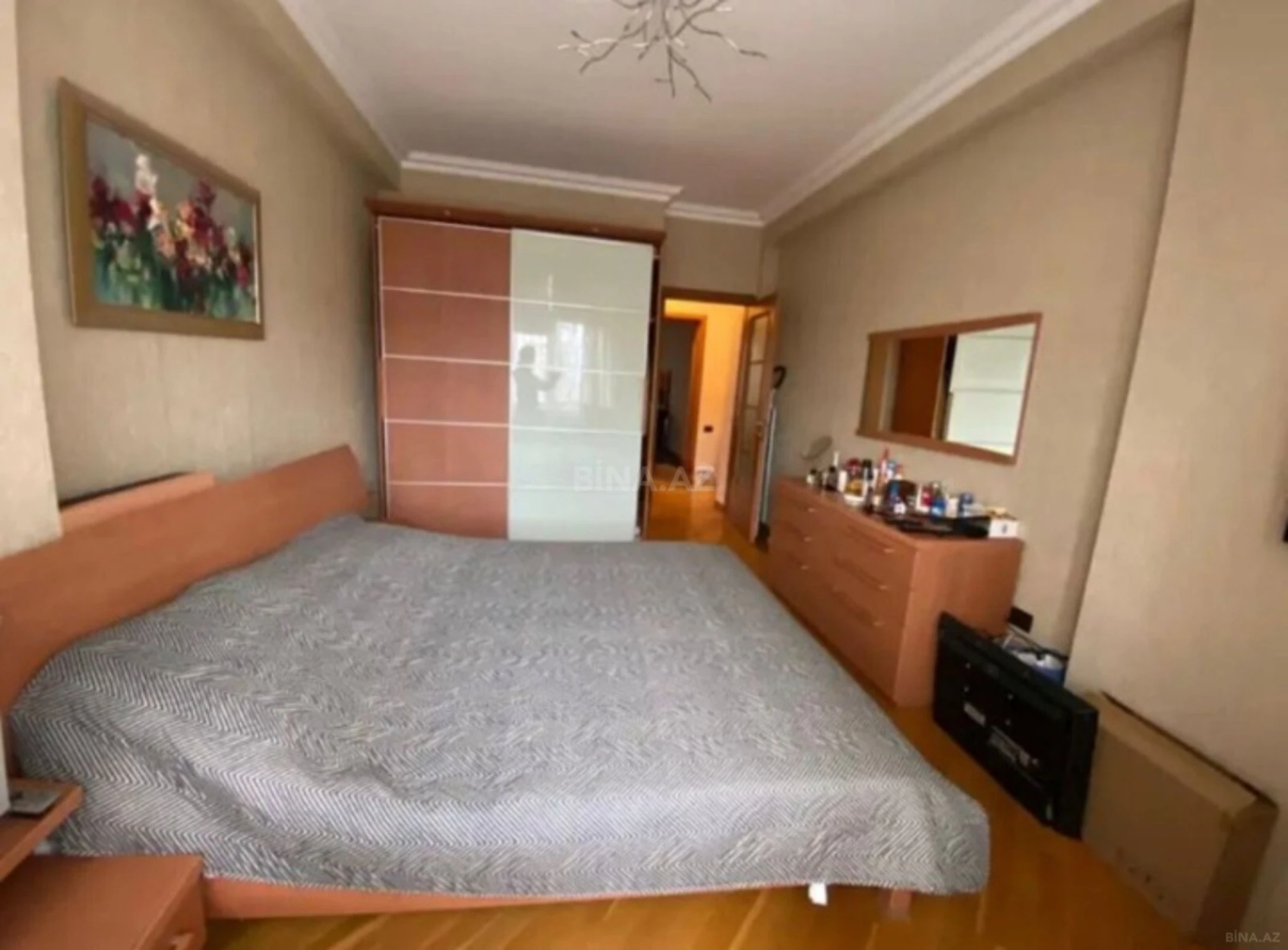 Satılır 3 otaqlı mənzil 140 m²