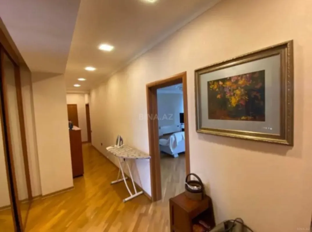 Satılır 3 otaqlı mənzil 140 m²