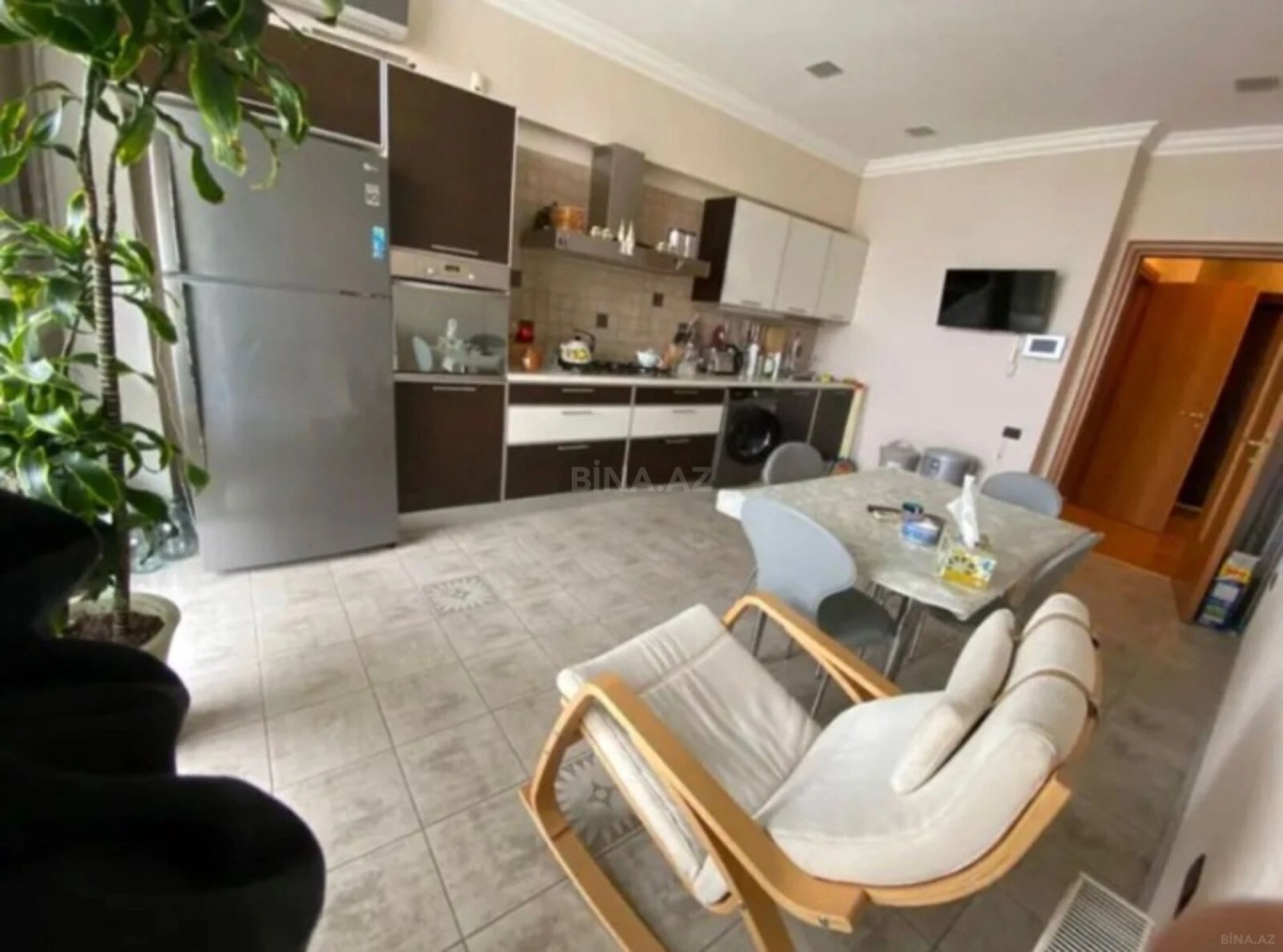 Satılır 3 otaqlı mənzil 140 m²