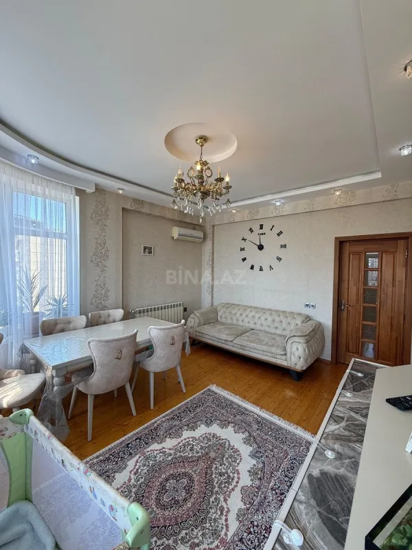 Satılır 3 otaqlı mənzil 110 m²