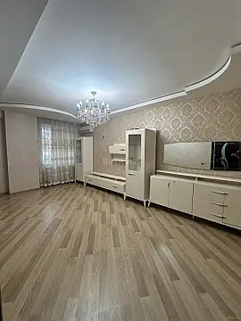 Satılır 2 otaqlı mənzil 82 m²