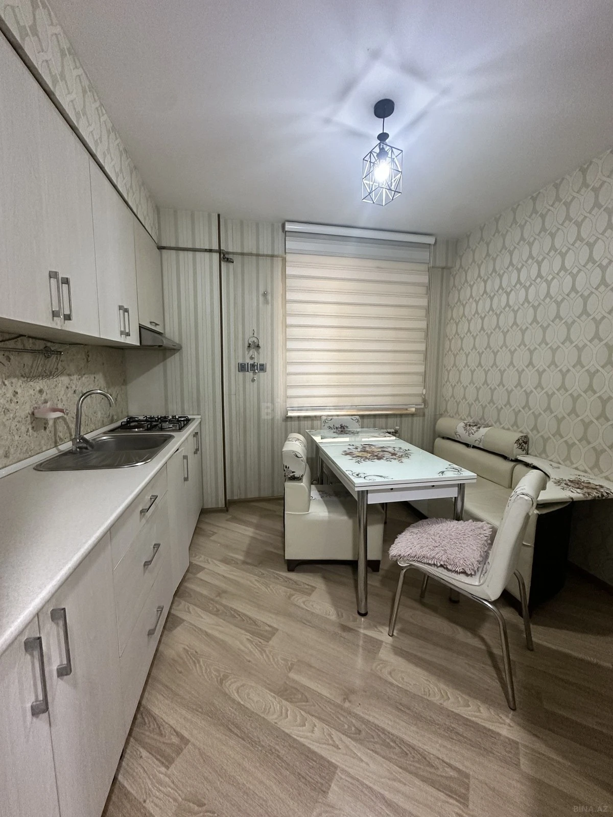 Satılır 2 otaqlı mənzil 82 m²