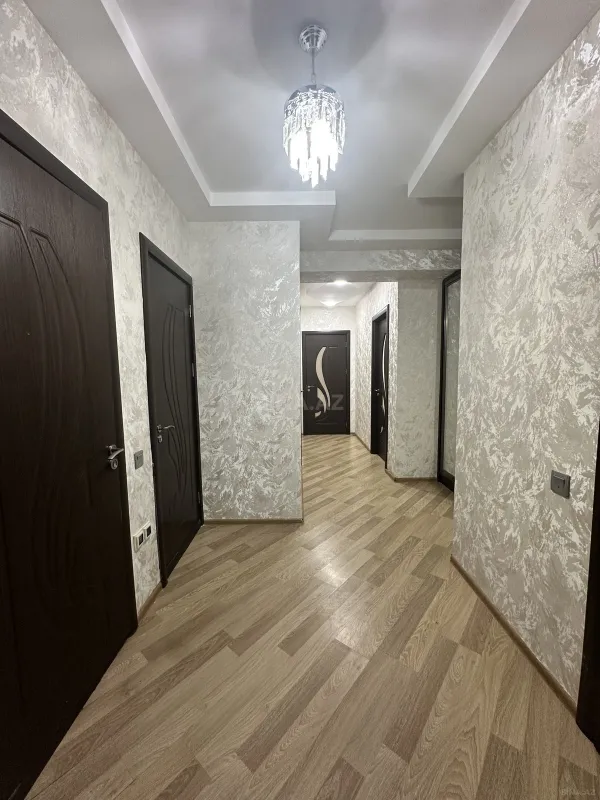 Satılır 2 otaqlı mənzil 82 m²