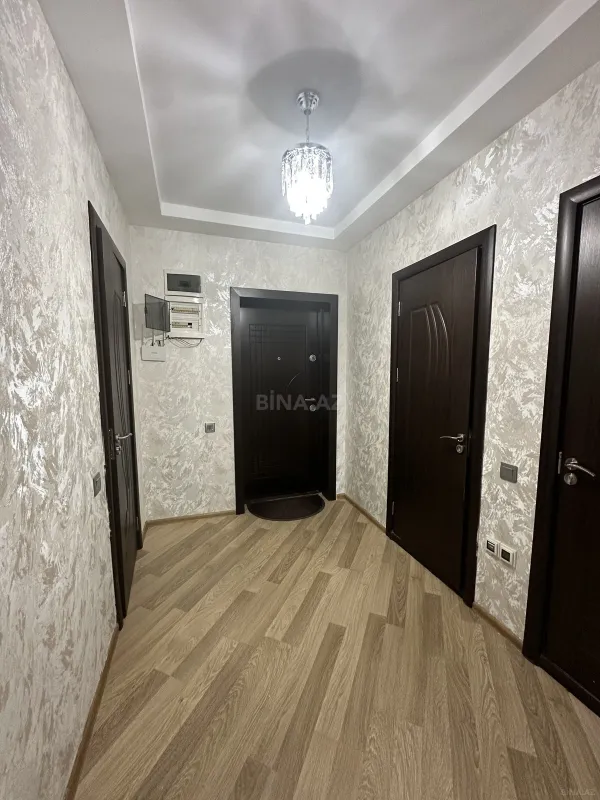 Satılır 2 otaqlı mənzil 82 m²