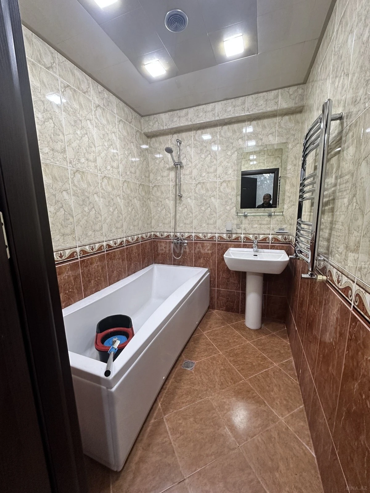 Satılır 2 otaqlı mənzil 82 m²