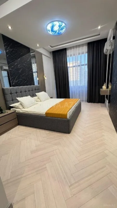 Satılır 3 otaqlı mənzil 125 m²