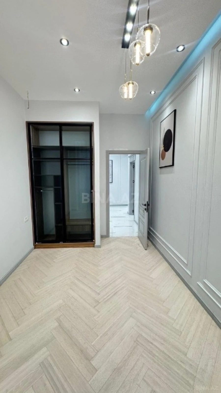 Satılır 3 otaqlı mənzil 125 m²
