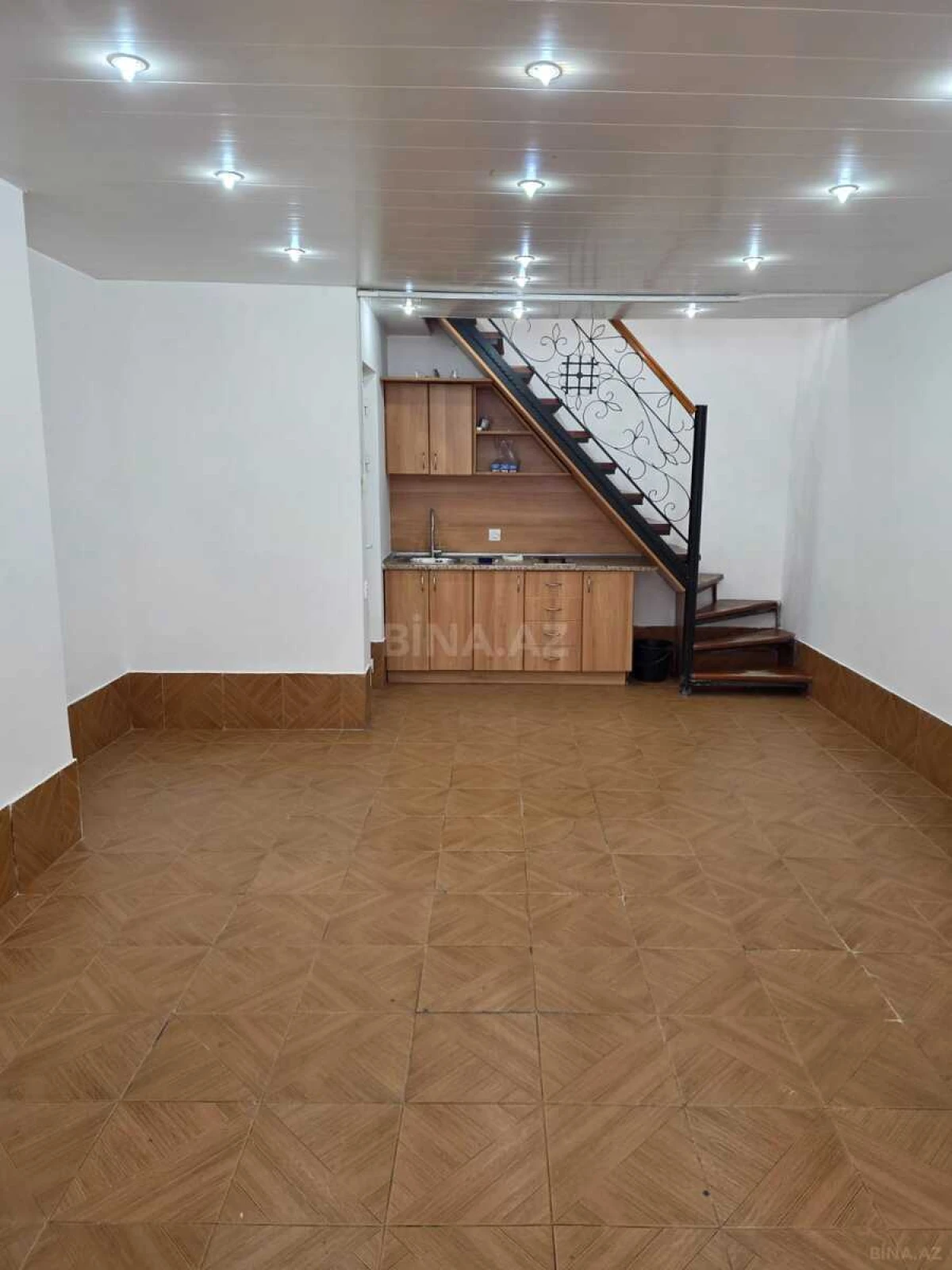 Kirayə verilir obyekt 65 m²