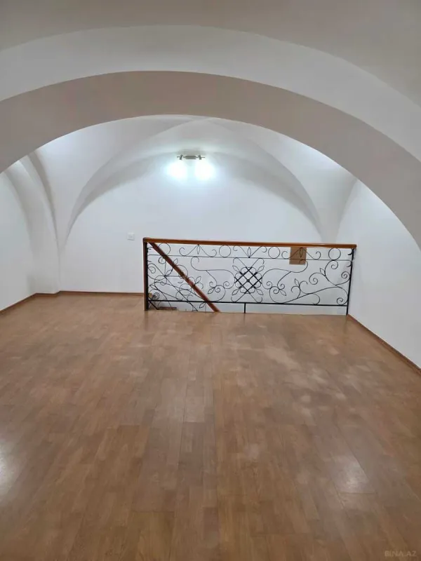 Kirayə verilir obyekt 65 m²