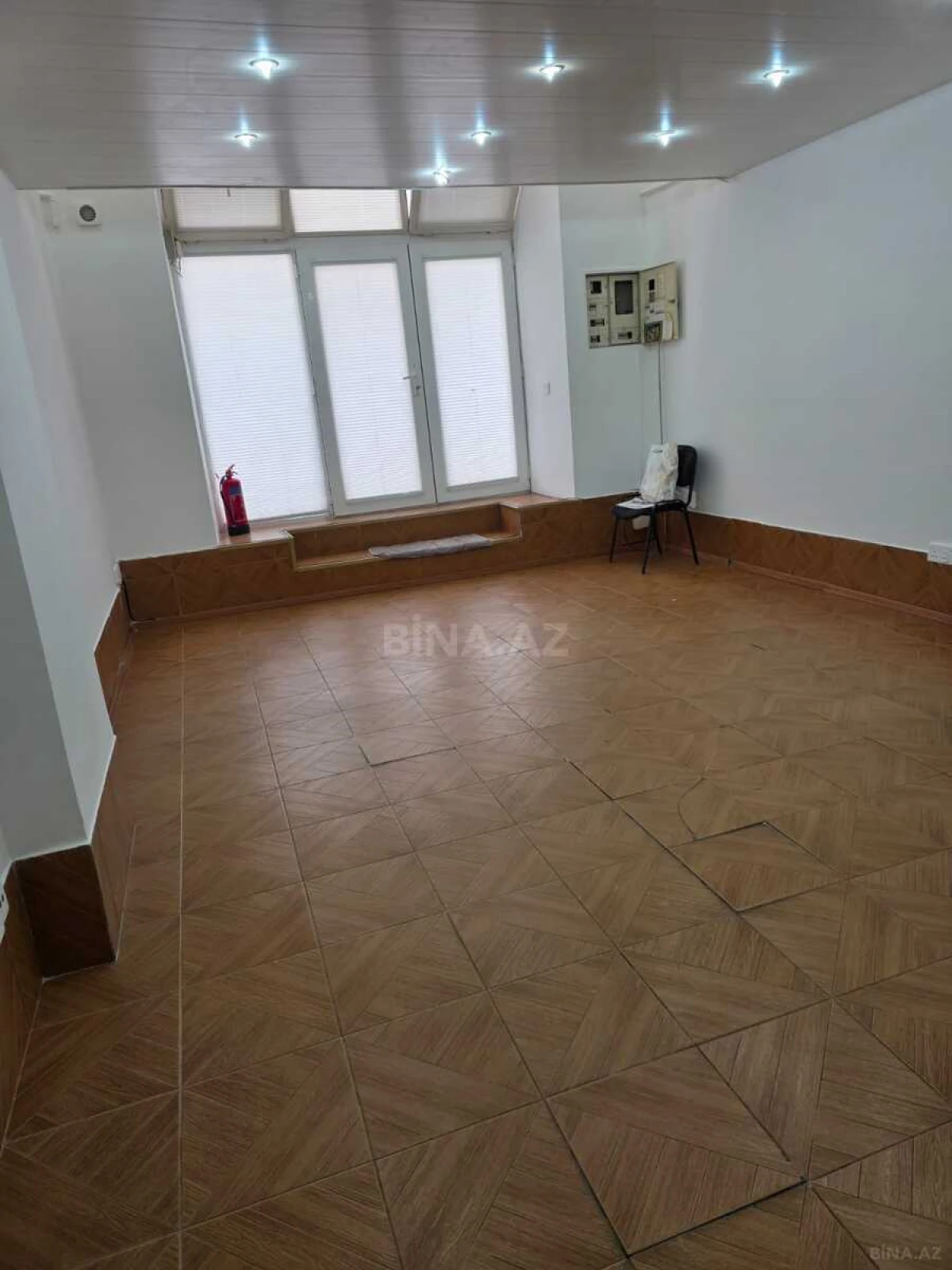 Kirayə verilir obyekt 65 m²