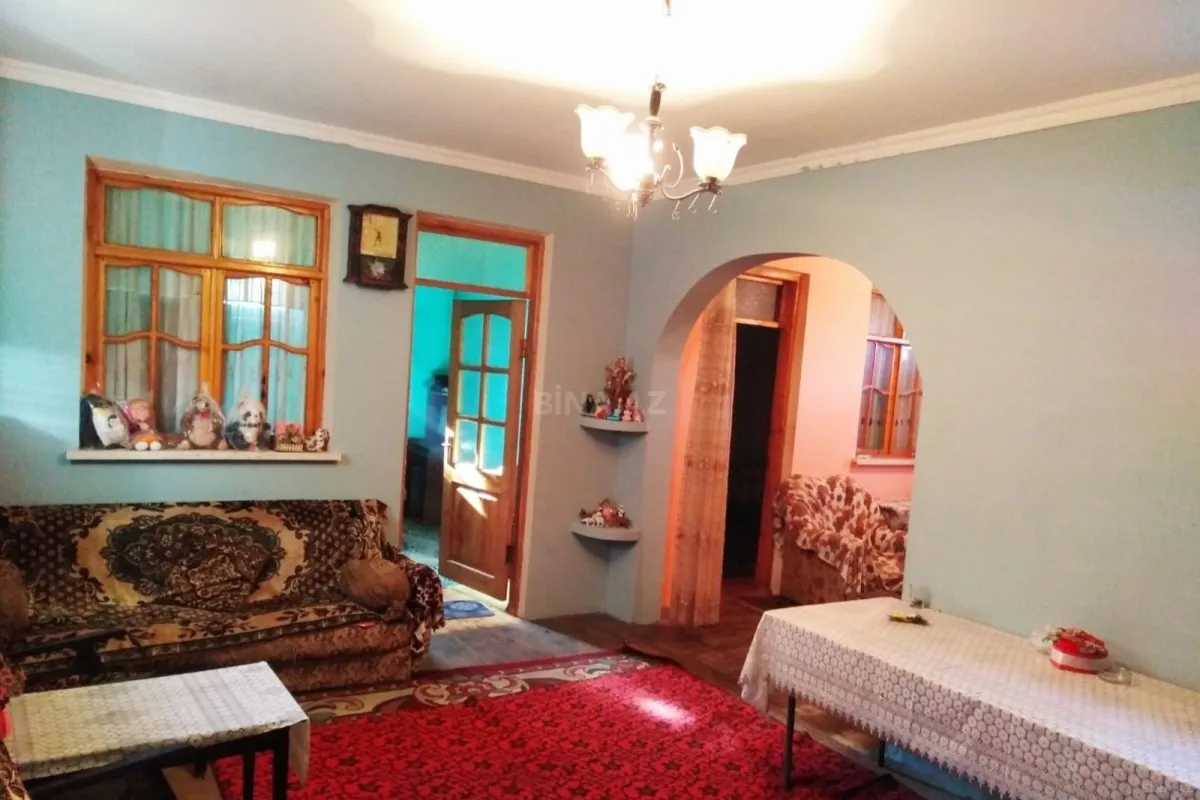 Satılır 4 otaqlı həyət evi 140 m²