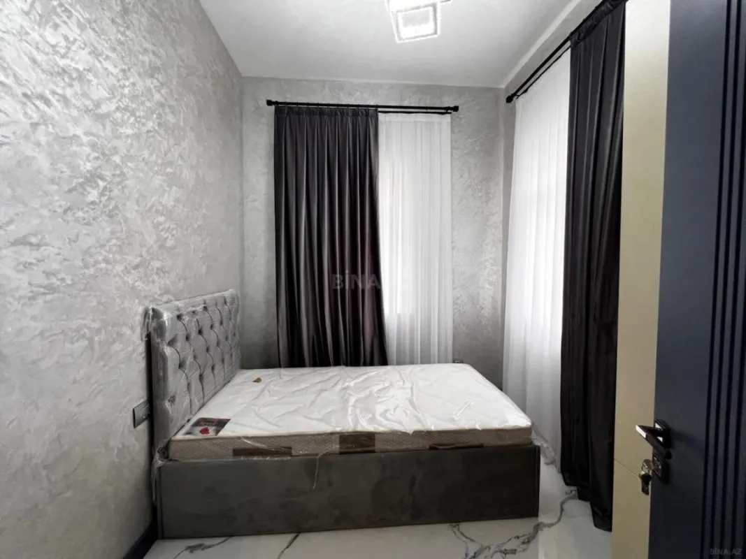 Satılır 5 otaqlı həyət evi 250 m²