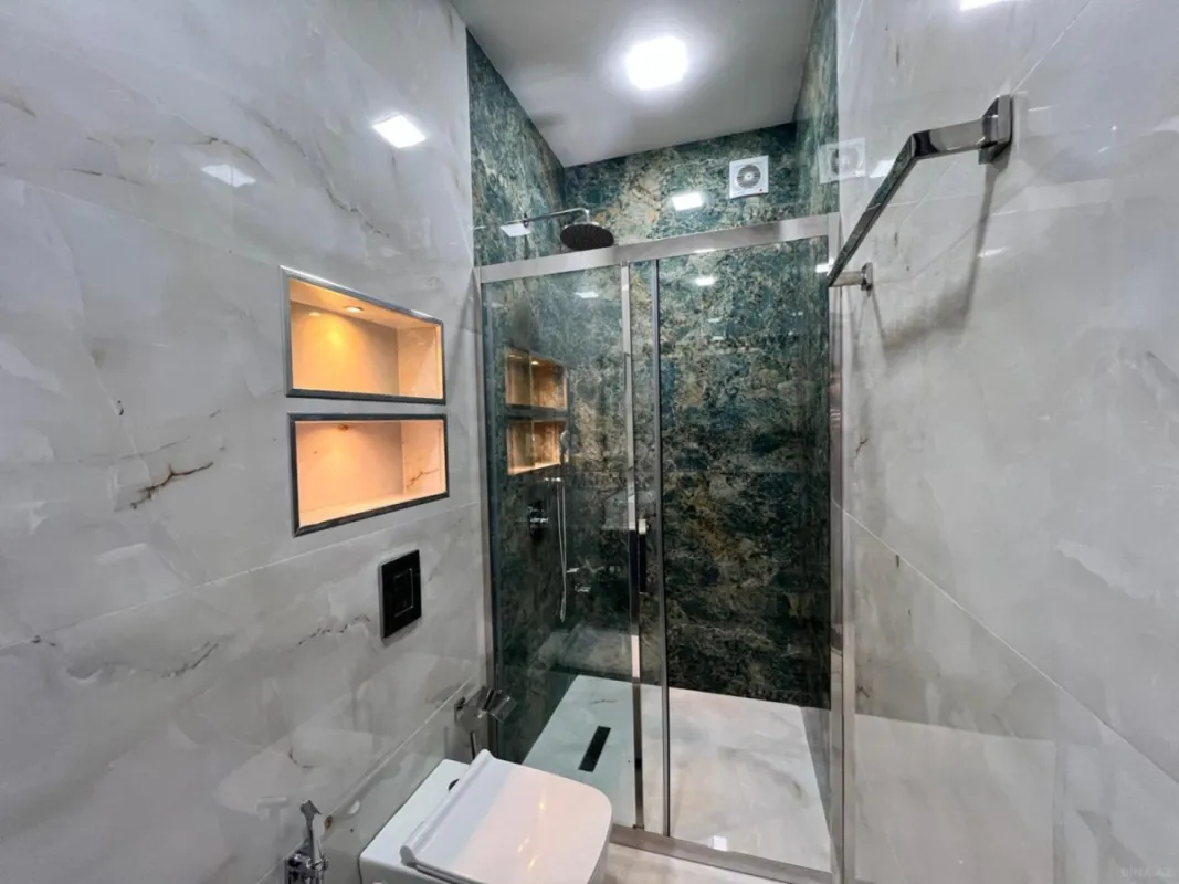 Satılır 5 otaqlı həyət evi 250 m²