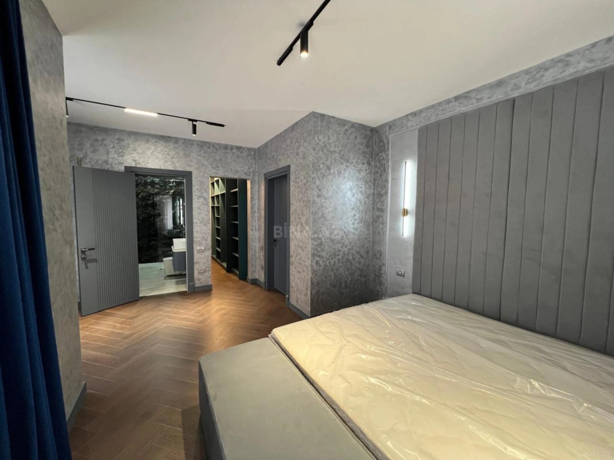 Satılır 5 otaqlı həyət evi 250 m²