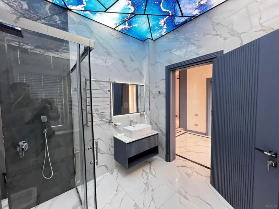 Satılır 5 otaqlı həyət evi 250 m²