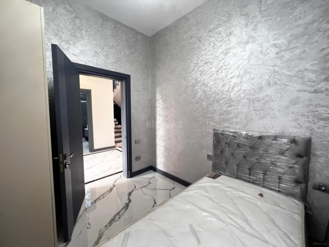 Satılır 5 otaqlı həyət evi 250 m²