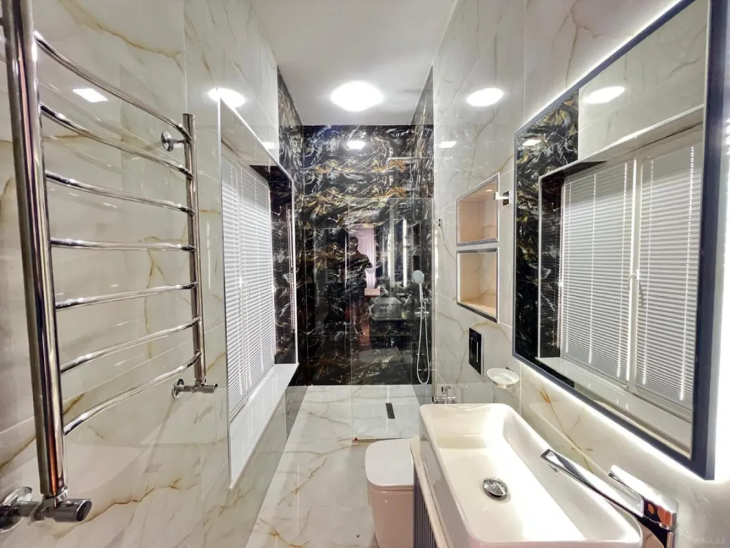 Satılır 5 otaqlı həyət evi 250 m²