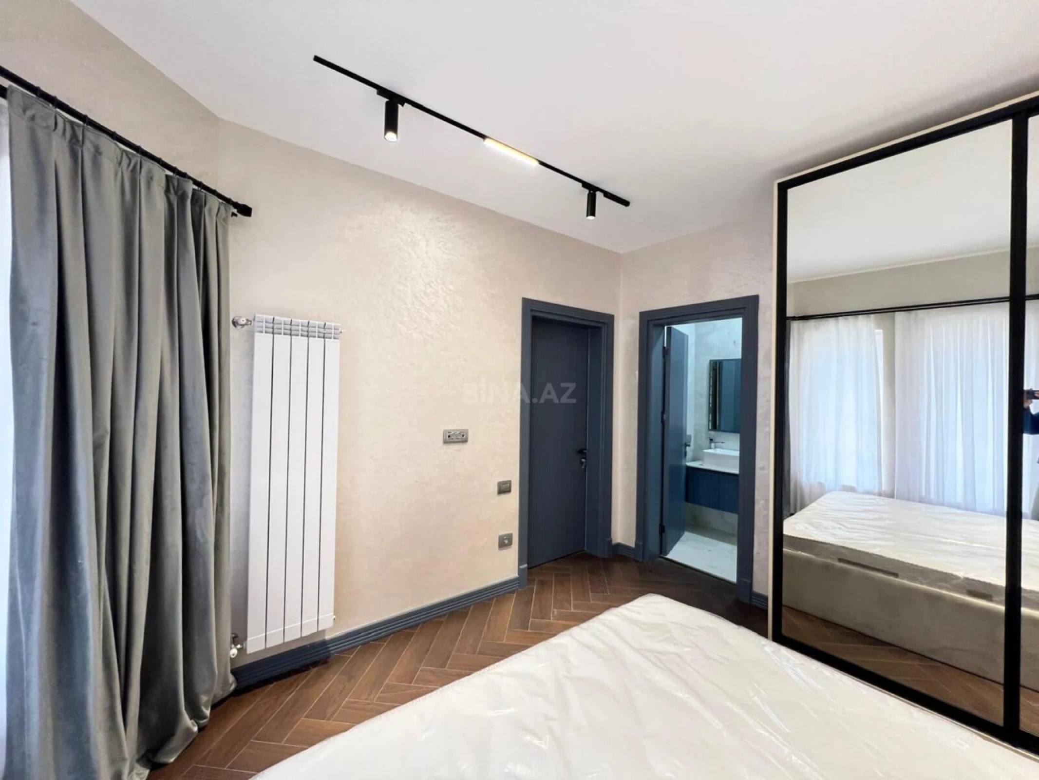 Satılır 5 otaqlı həyət evi 250 m²