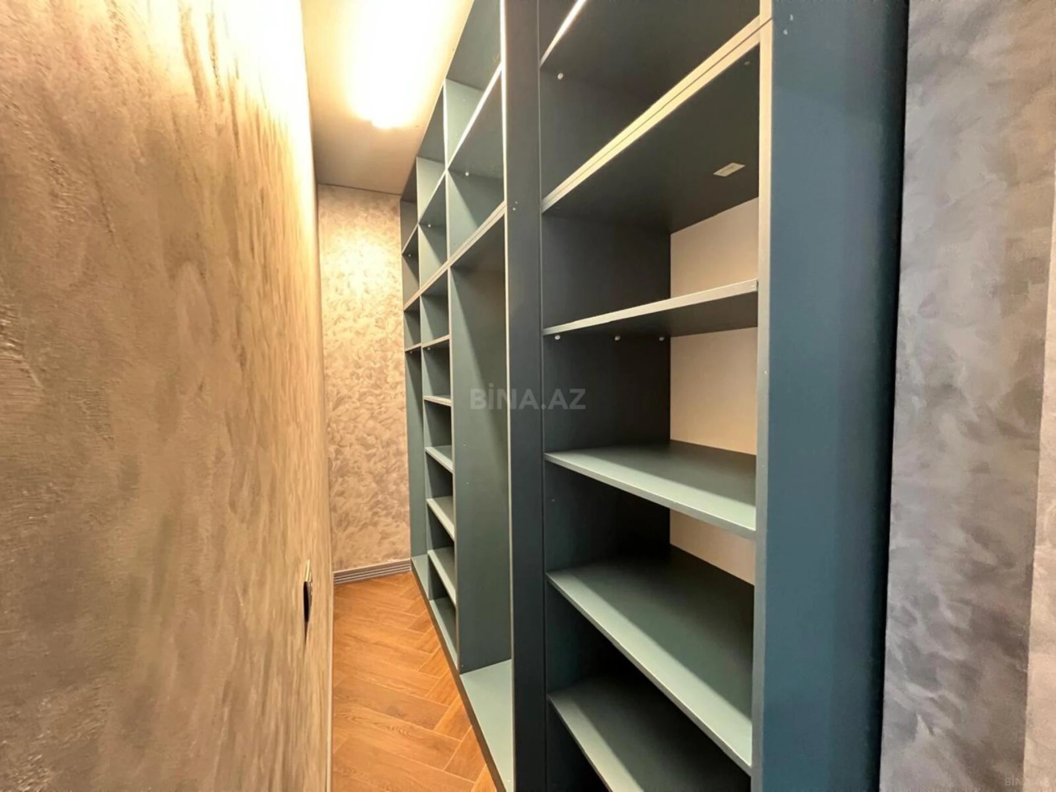 Satılır 5 otaqlı həyət evi 250 m²