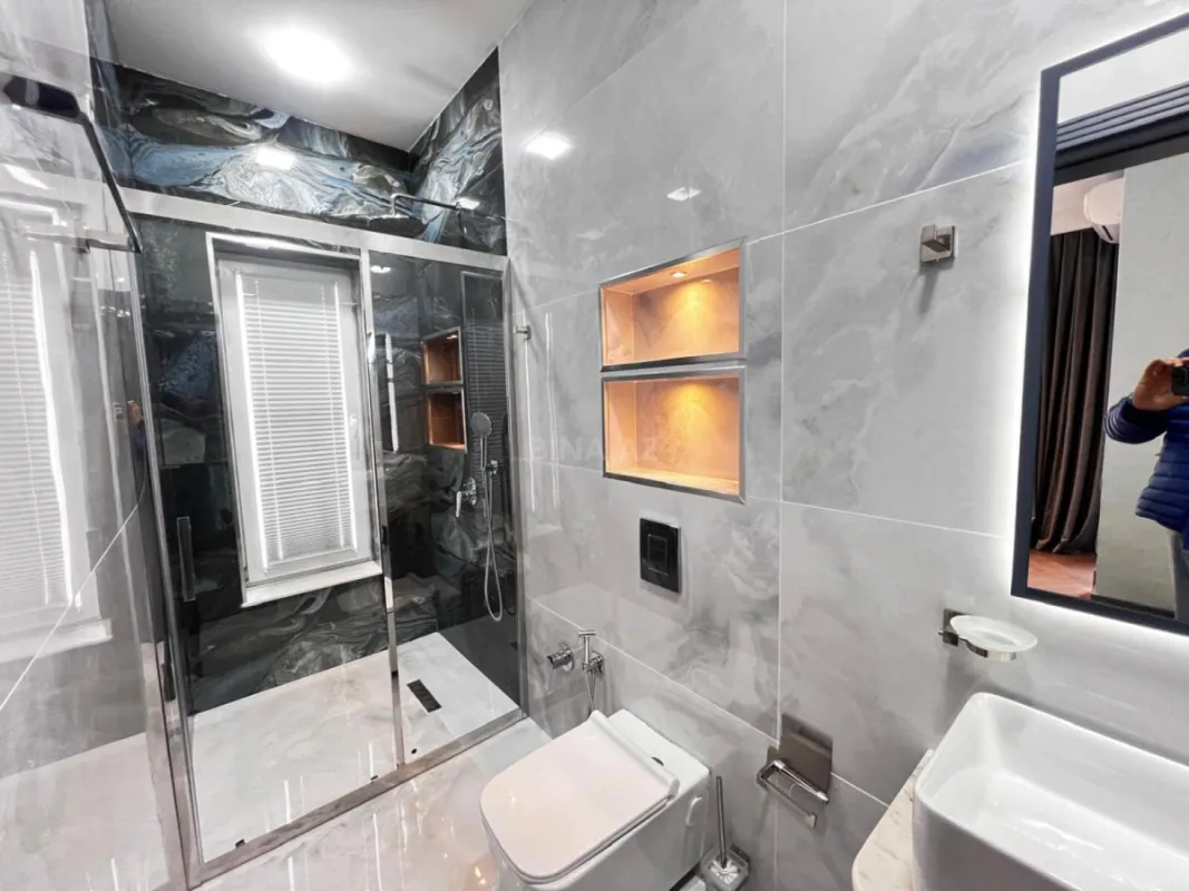 Satılır 5 otaqlı həyət evi 250 m²