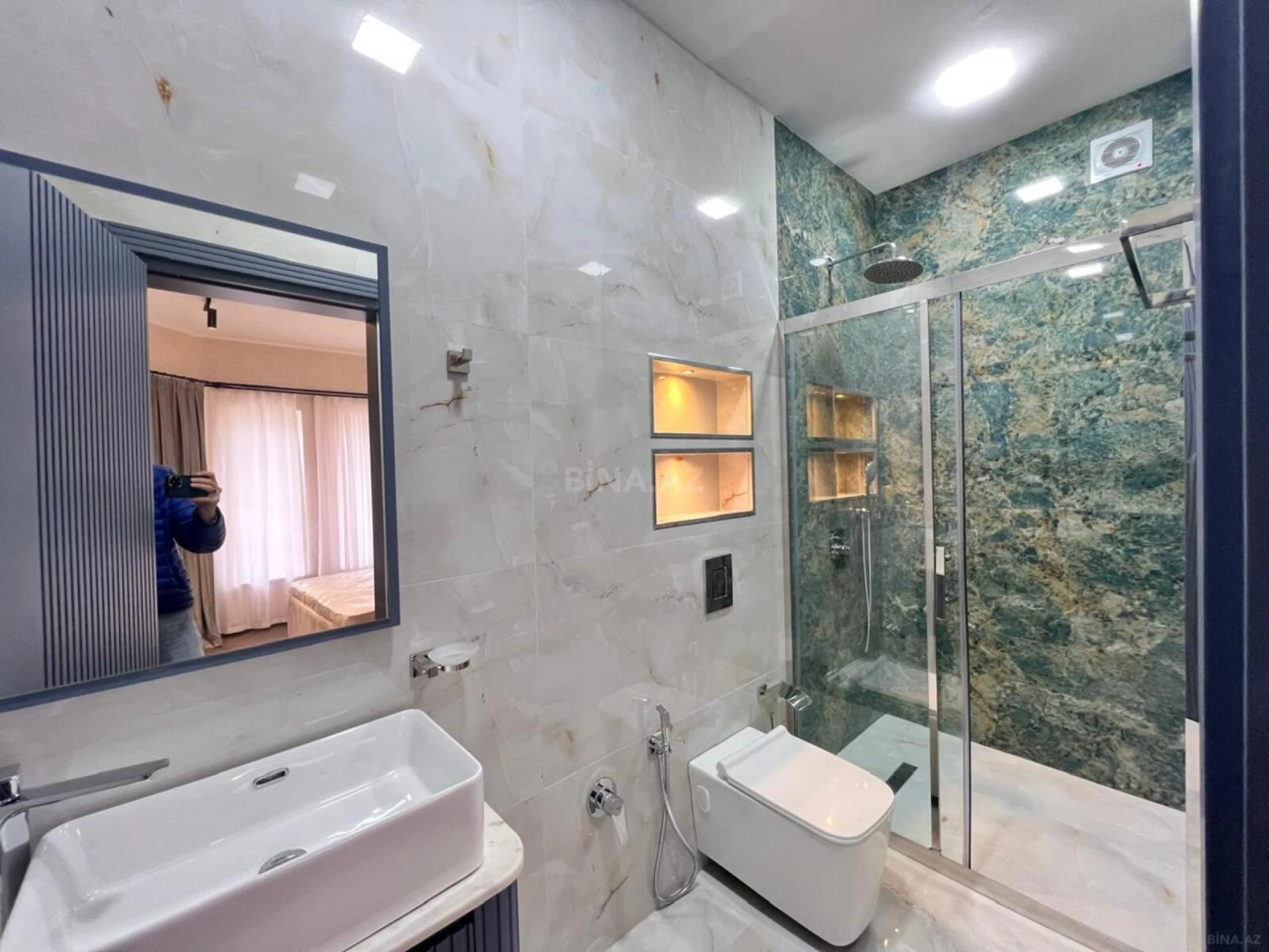 Satılır 5 otaqlı həyət evi 250 m²