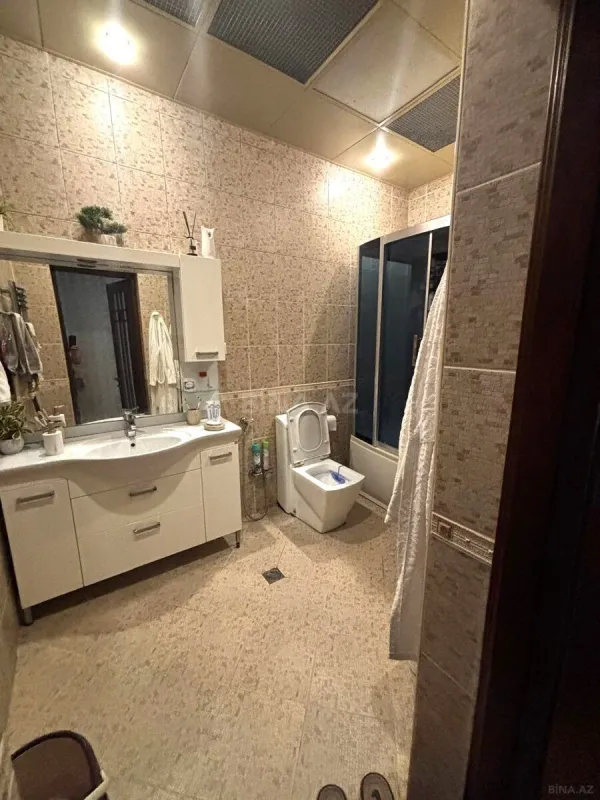 Satılır 3 otaqlı mənzil 138 m²