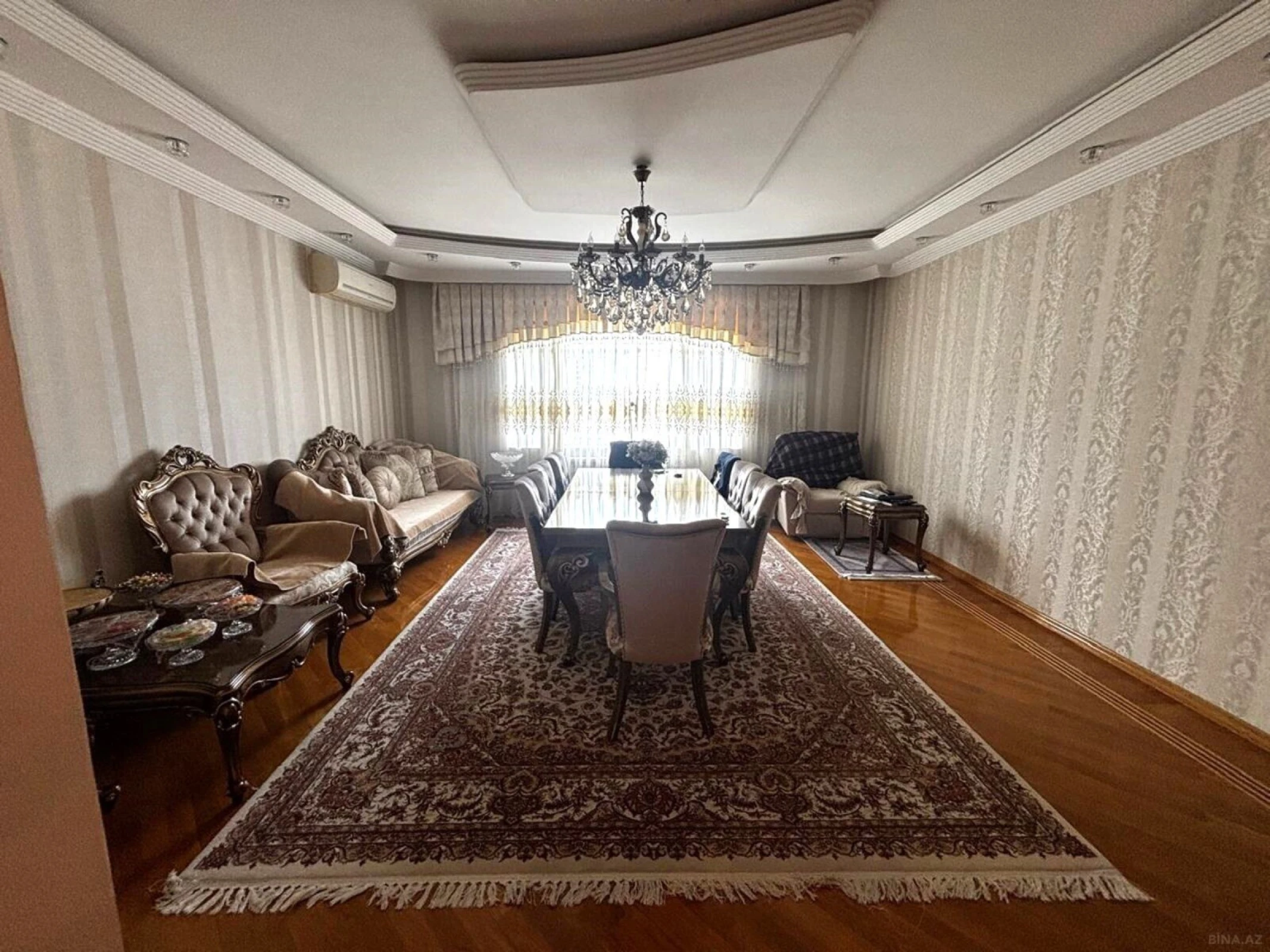 Satılır 3 otaqlı mənzil 138 m²