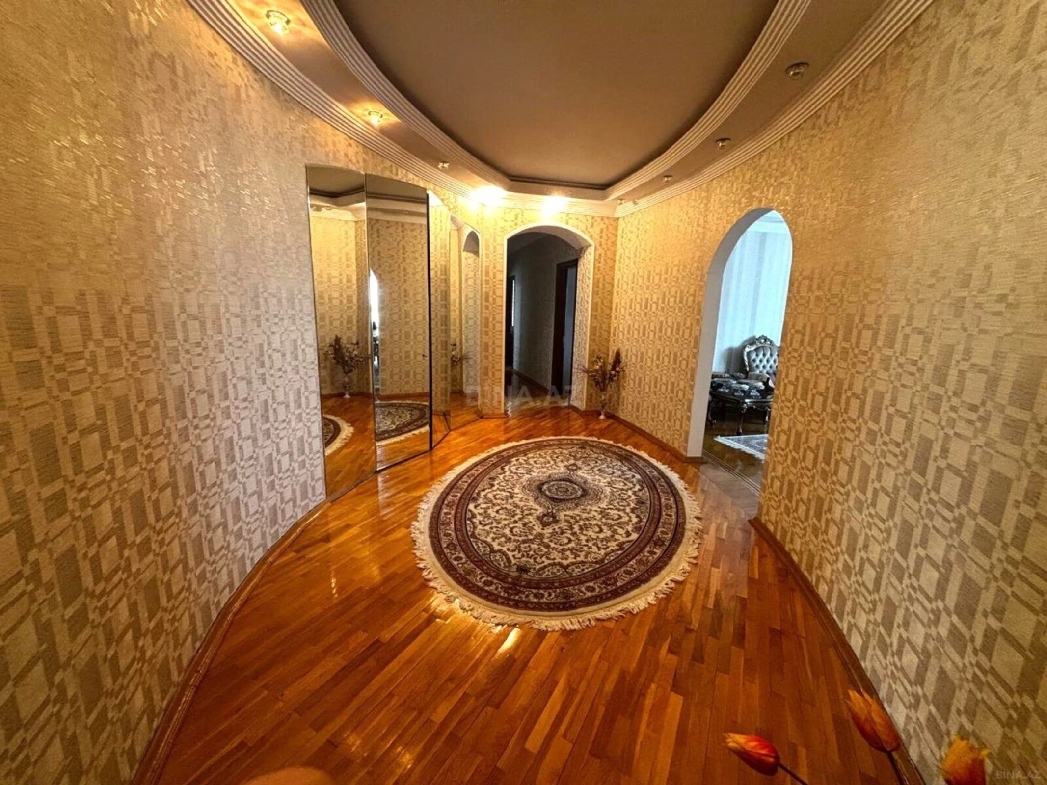 Satılır 3 otaqlı mənzil 138 m²