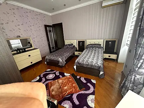Satılır 3 otaqlı mənzil 138 m²