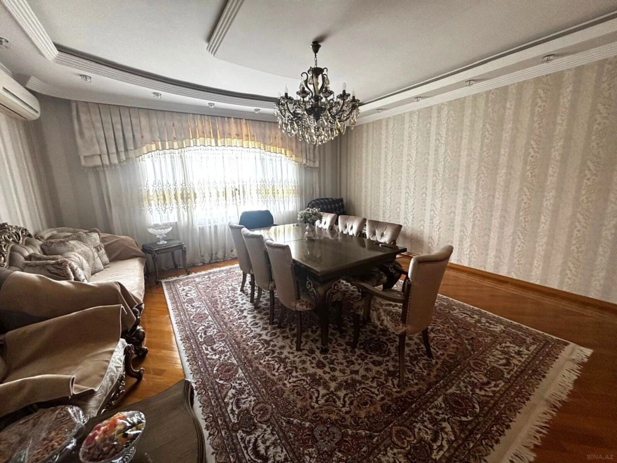 Satılır 3 otaqlı mənzil 138 m²