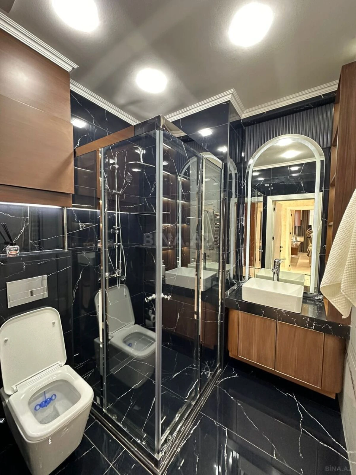 Satılır 3 otaqlı mənzil 133 m²