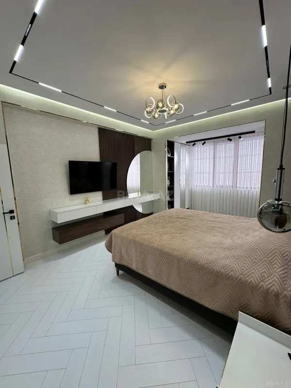Satılır 3 otaqlı mənzil 133 m²