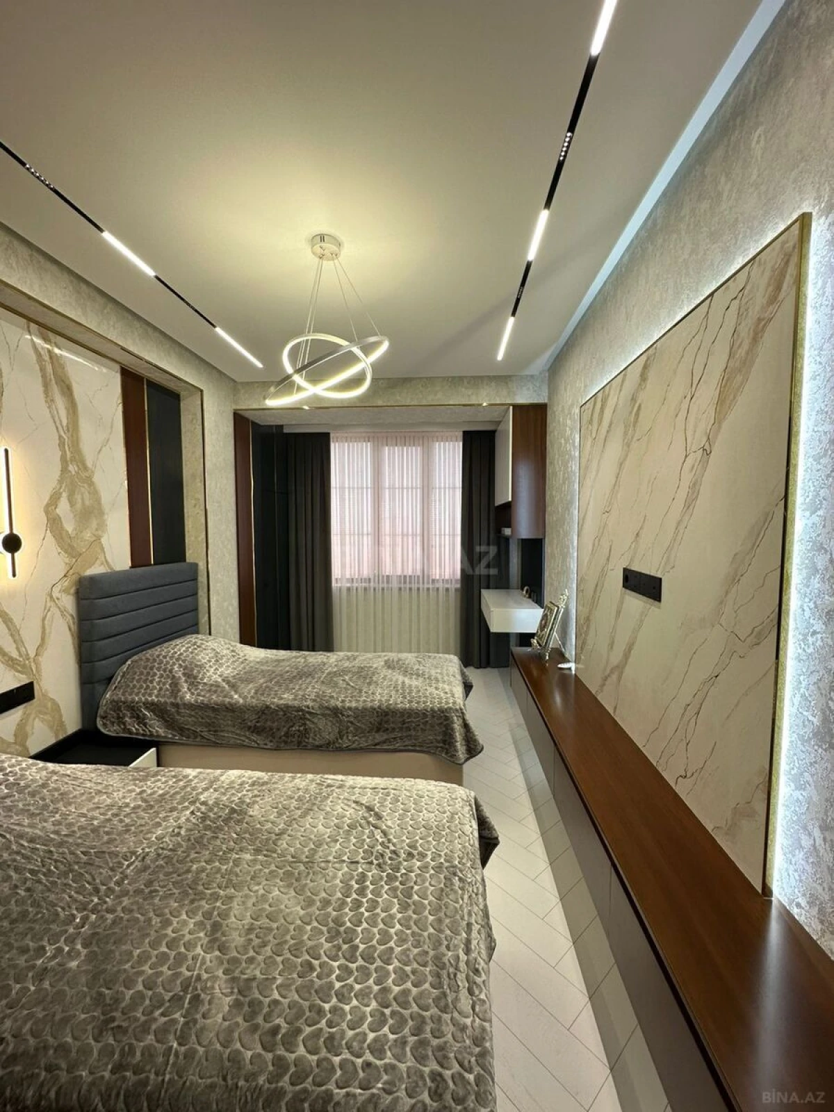 Satılır 3 otaqlı mənzil 133 m²