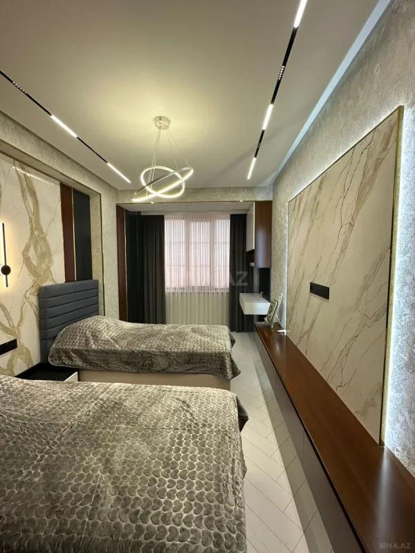 Satılır 3 otaqlı mənzil 133 m²