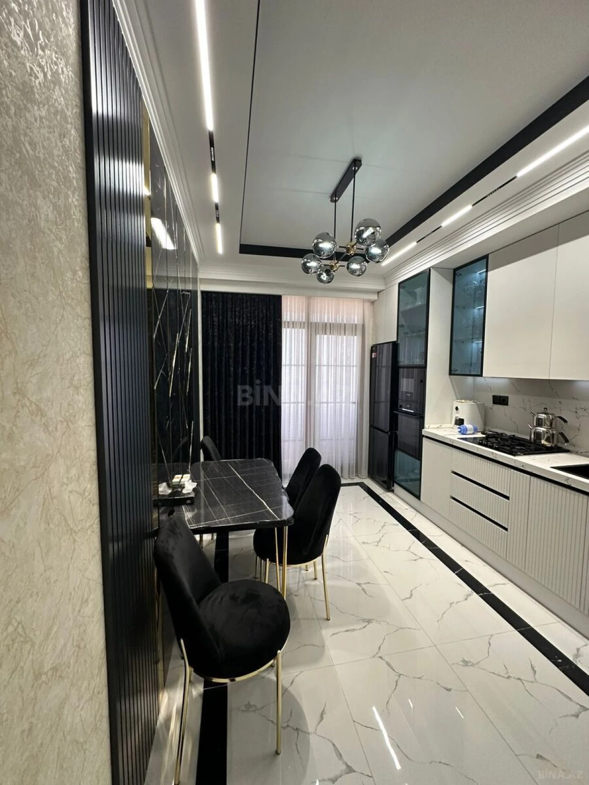 Satılır 3 otaqlı mənzil 133 m²