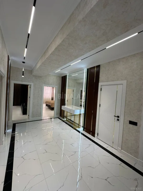 Satılır 3 otaqlı mənzil 133 m²
