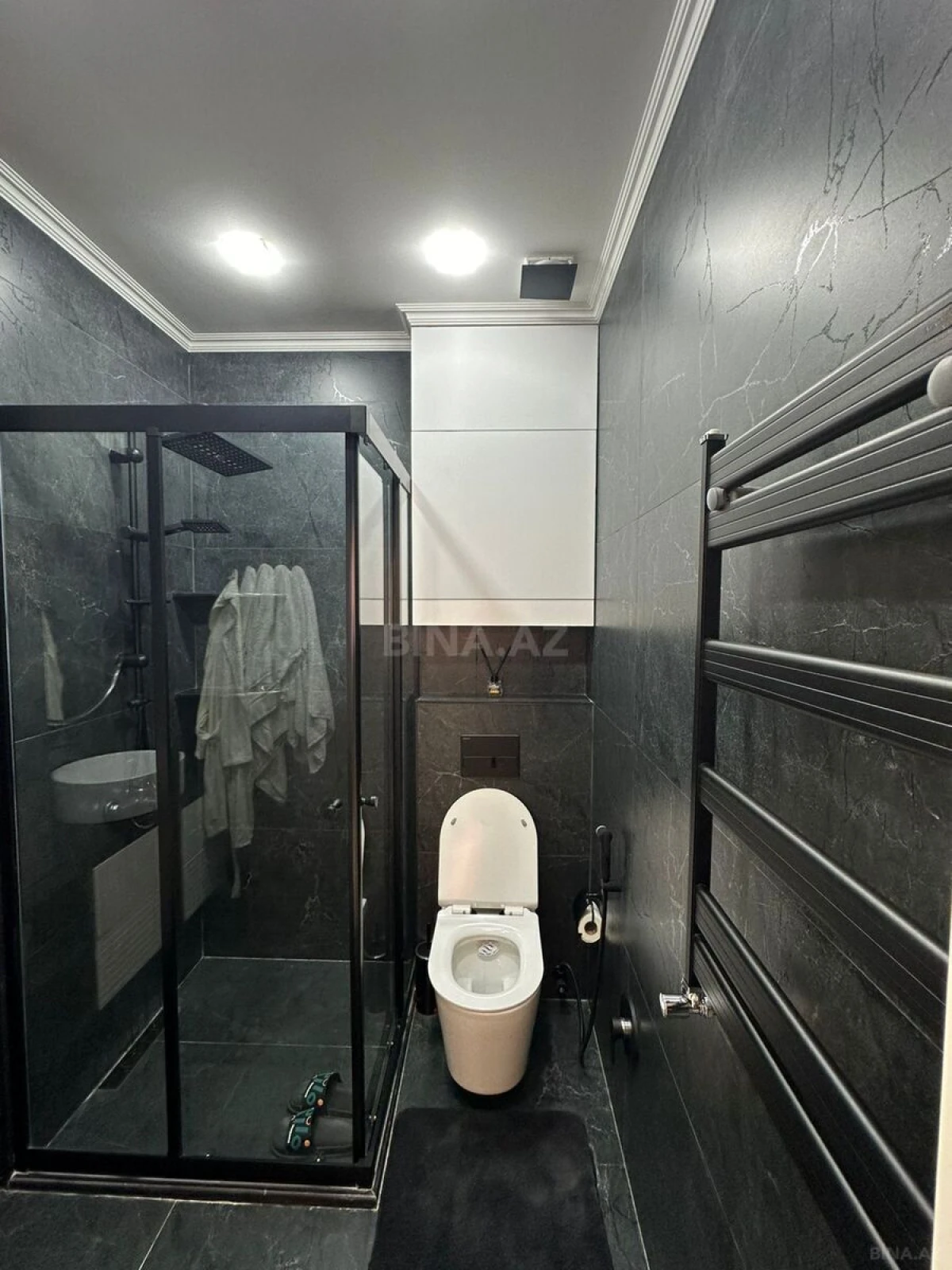 Satılır 3 otaqlı mənzil 133 m²