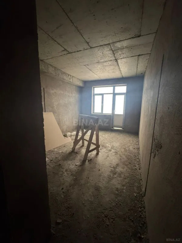 Satılır 3 otaqlı mənzil 141 m²