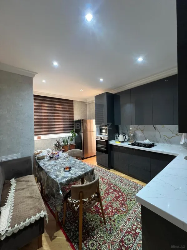 Satılır 3 otaqlı mənzil 125 m²