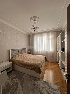 Satılır 3 otaqlı mənzil 125 m²
