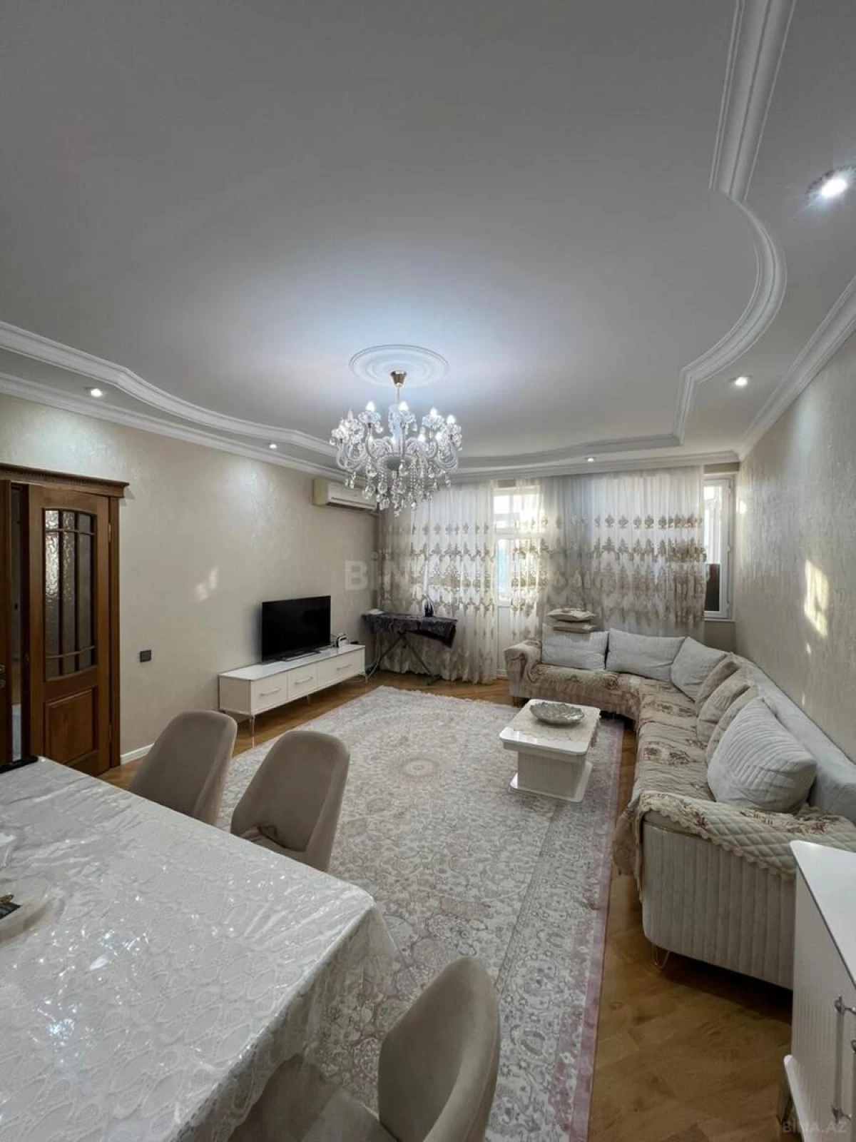 Satılır 3 otaqlı mənzil 125 m²