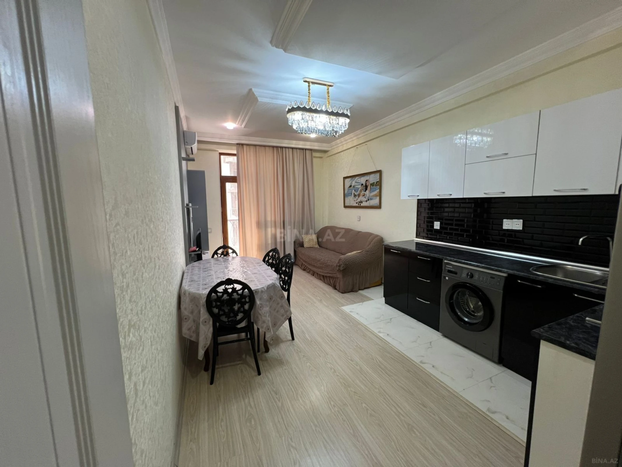 Kirayə verilir 2 otaqlı mənzil 80 m²