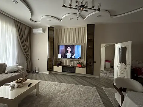 Satılır 4 otaqlı həyət evi 132 m²