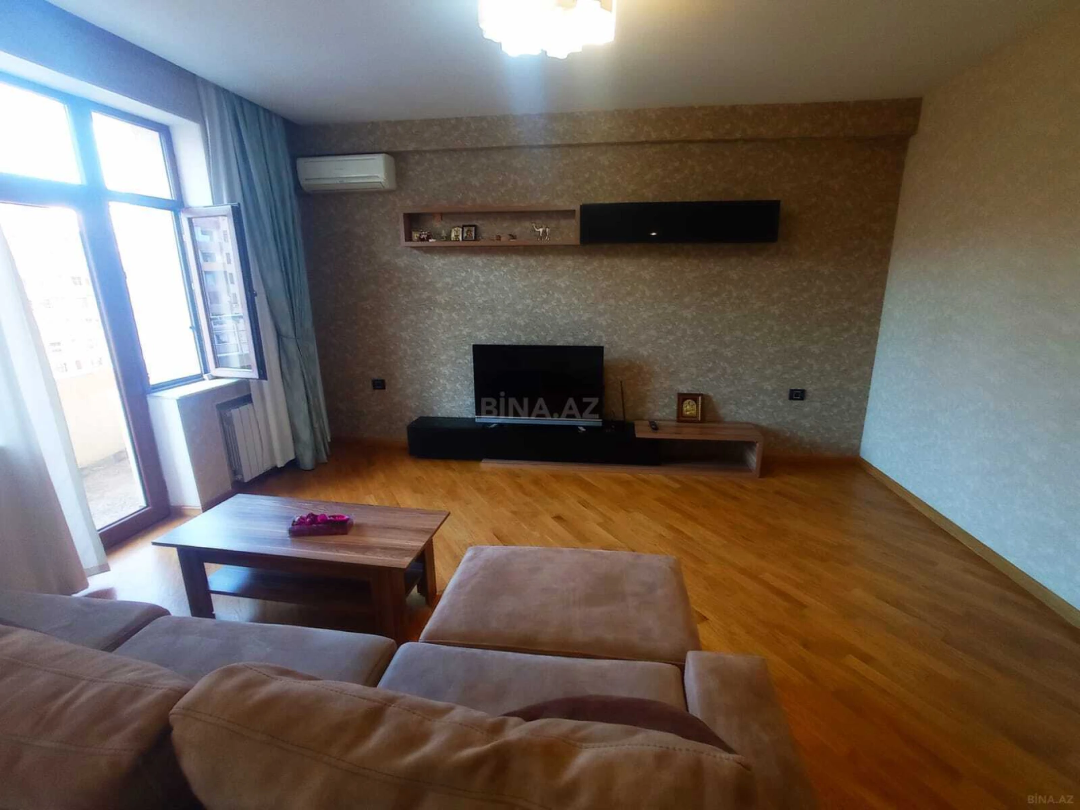 Kirayə verilir 2 otaqlı mənzil 90 m²