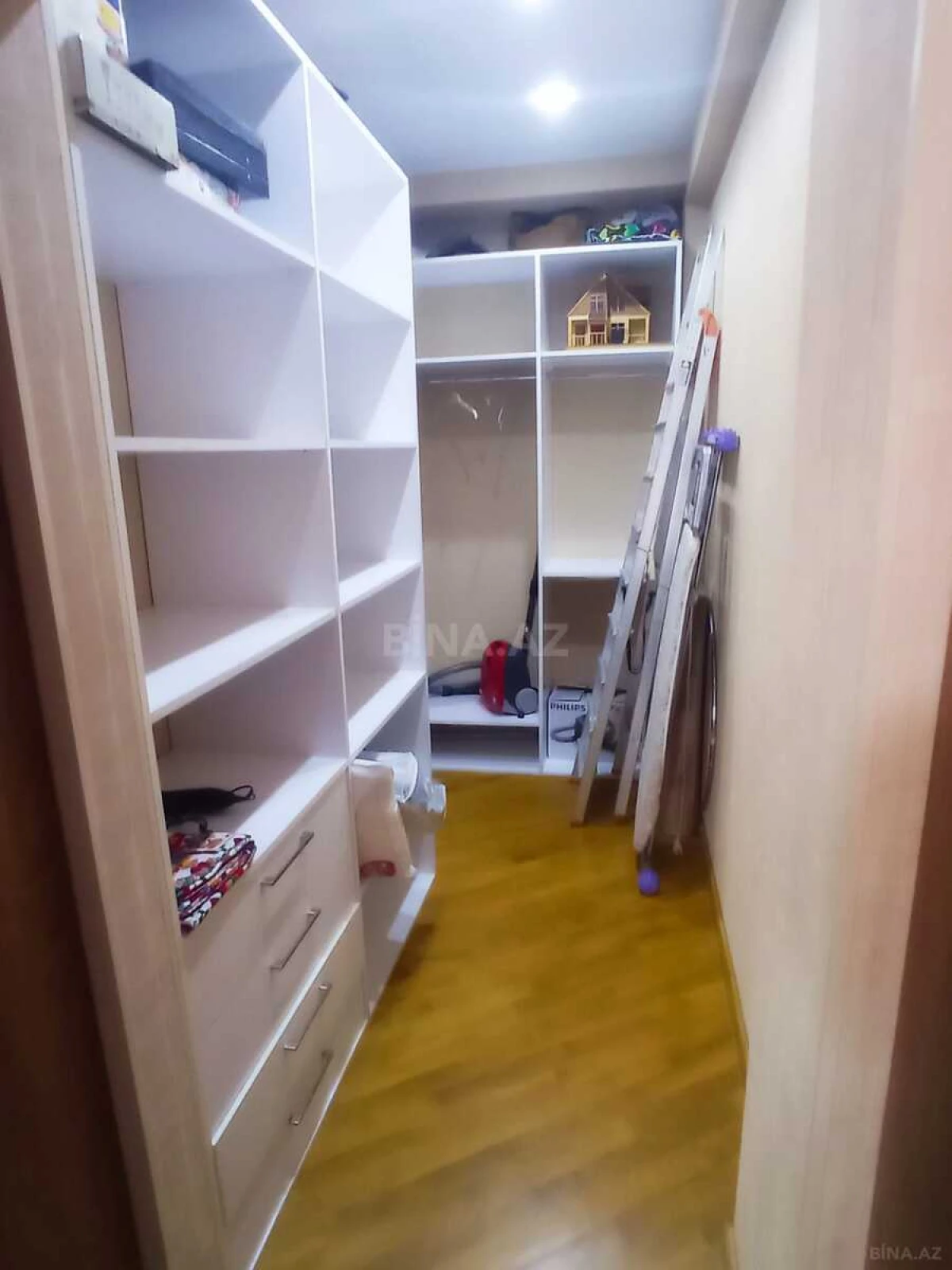 Kirayə verilir 2 otaqlı mənzil 90 m²