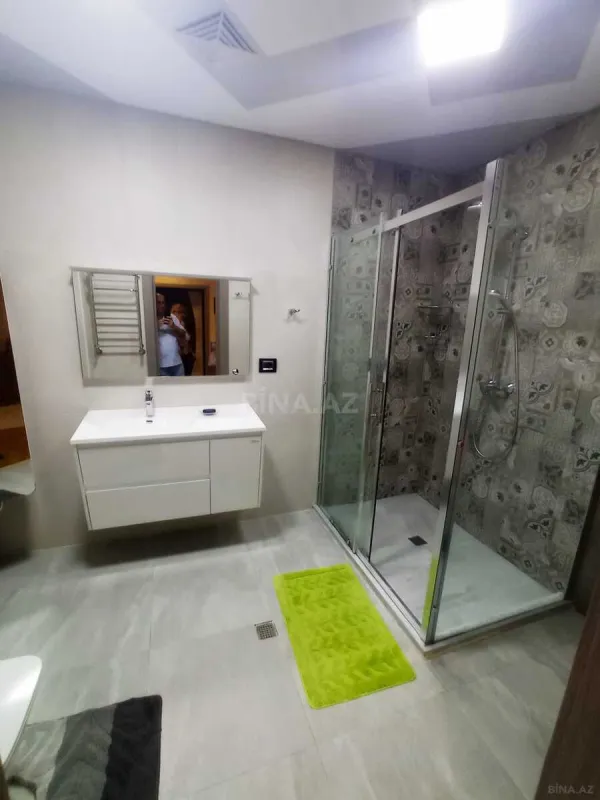 Kirayə verilir 2 otaqlı mənzil 90 m²