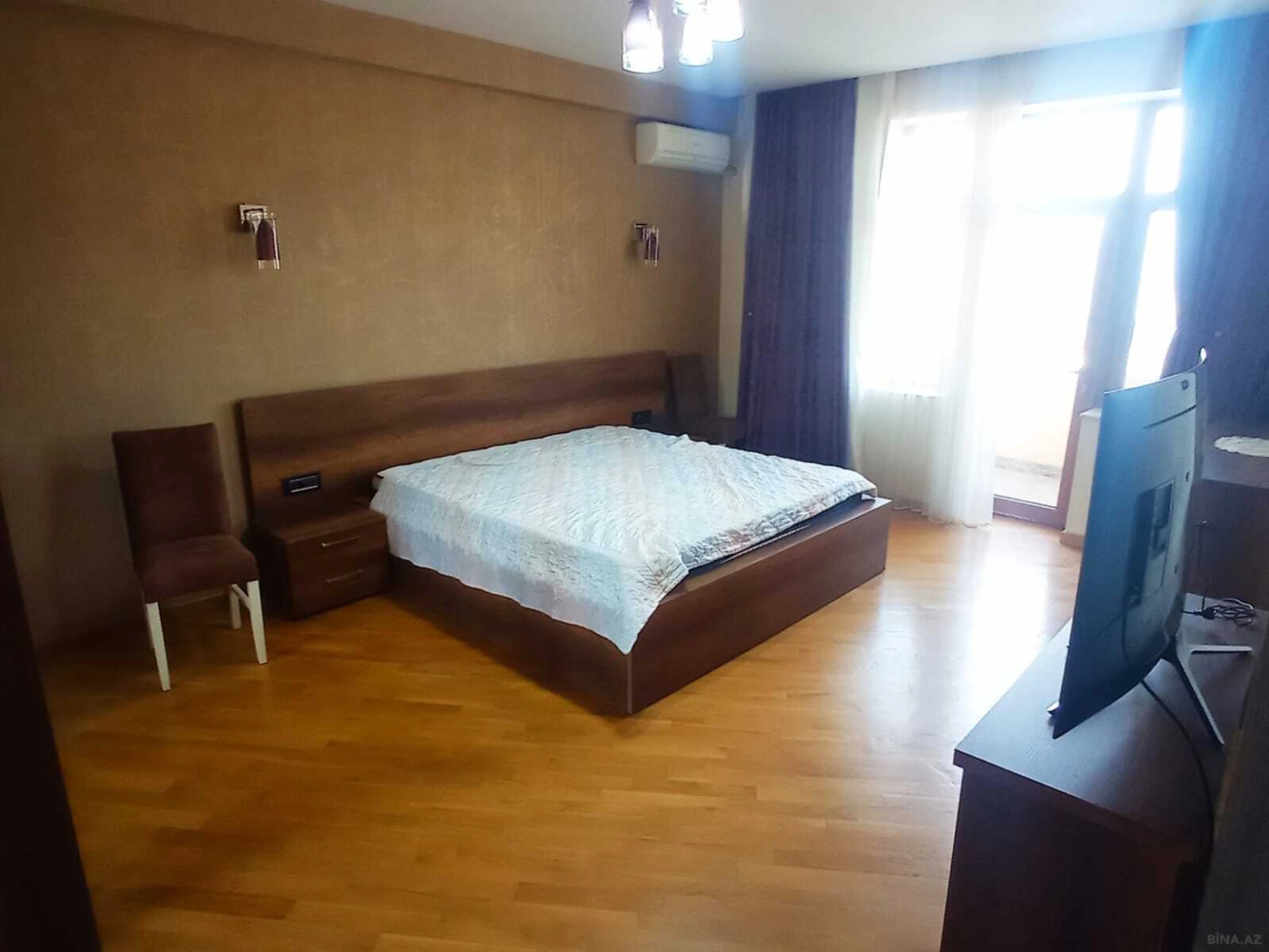Kirayə verilir 2 otaqlı mənzil 90 m²